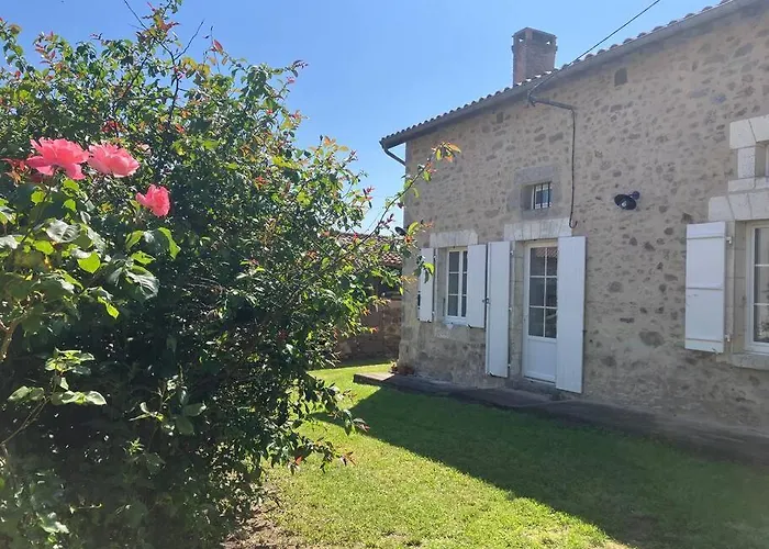 بيت للعطل Propriete De Campagne Au Calme Le Bourdeix